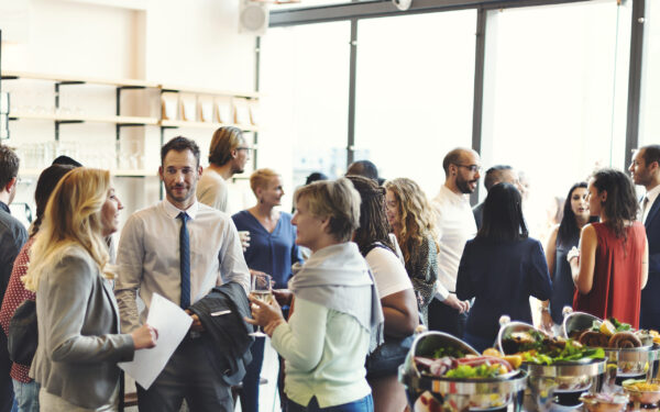 おいしいごはんと笑顔で交流♪ 新卒メンバーとの懇親会を実施しました